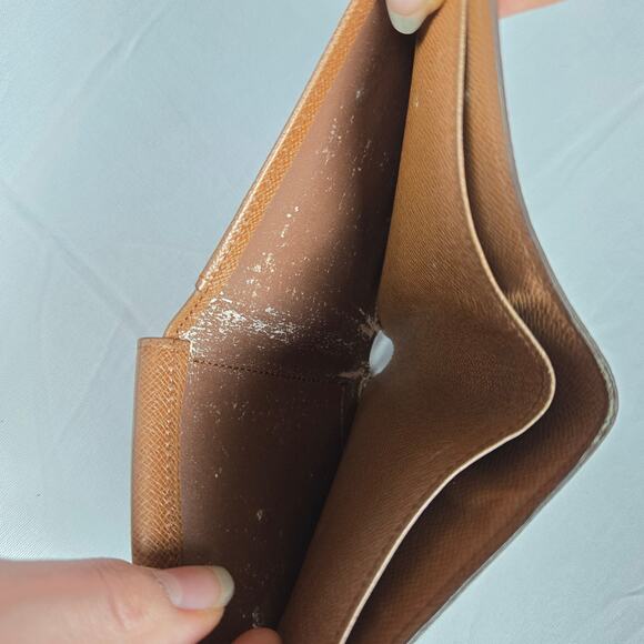 Louis Vuitton Monogram Bifold Wallet w/ Coin Pouch - Picture 15 of 16